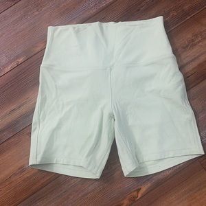 Like new lulu align biker shorts
